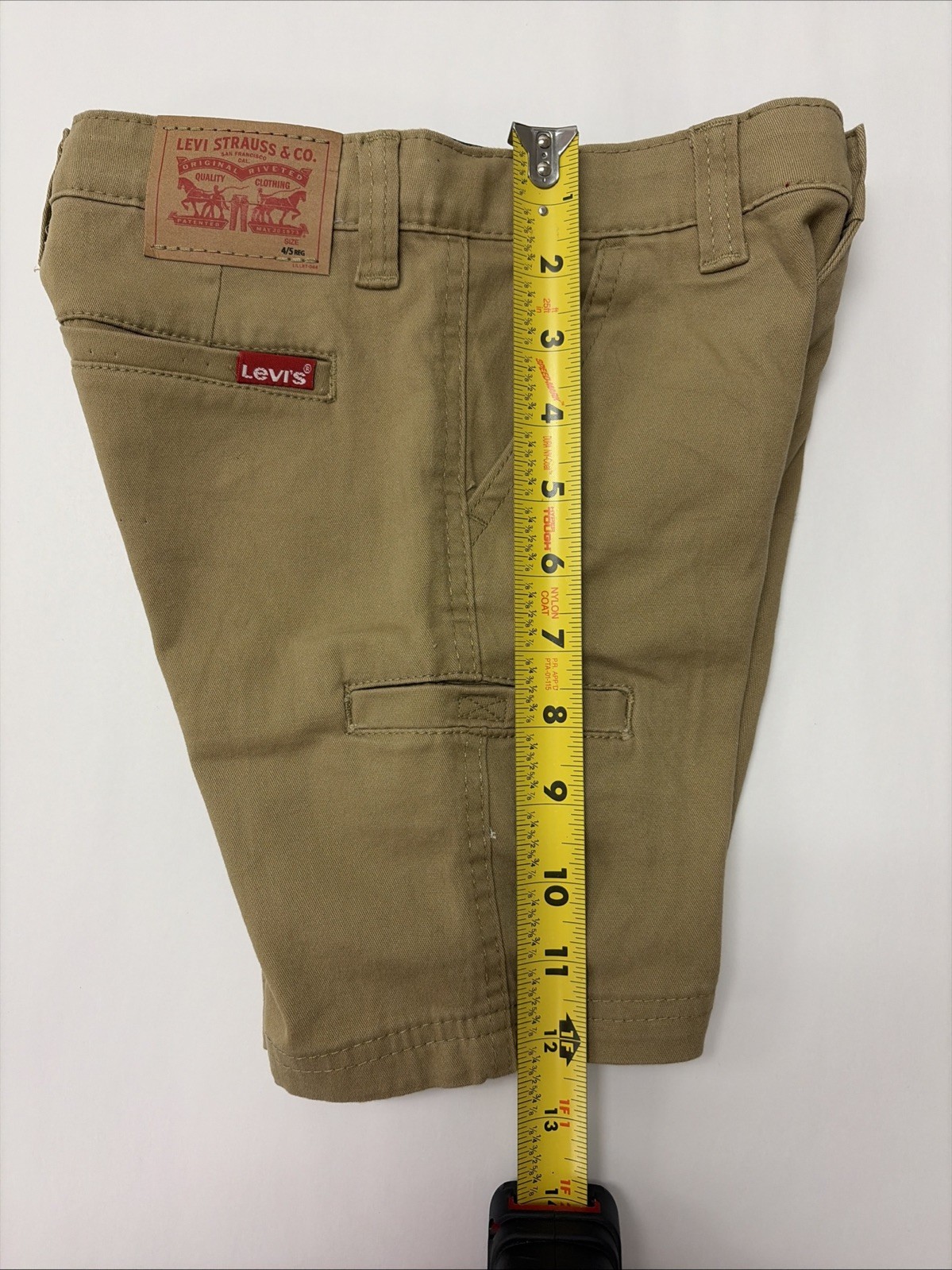 Levi’s Adjustable Waist Khaki Cargo Shorts Boys Size 4 /5 Regular Casual