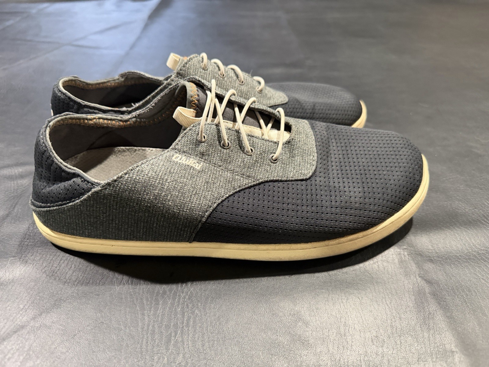 Mens OluKai Nohea Moku Charcoal Gray/Clay Slip On Shoes. Size 10.5
