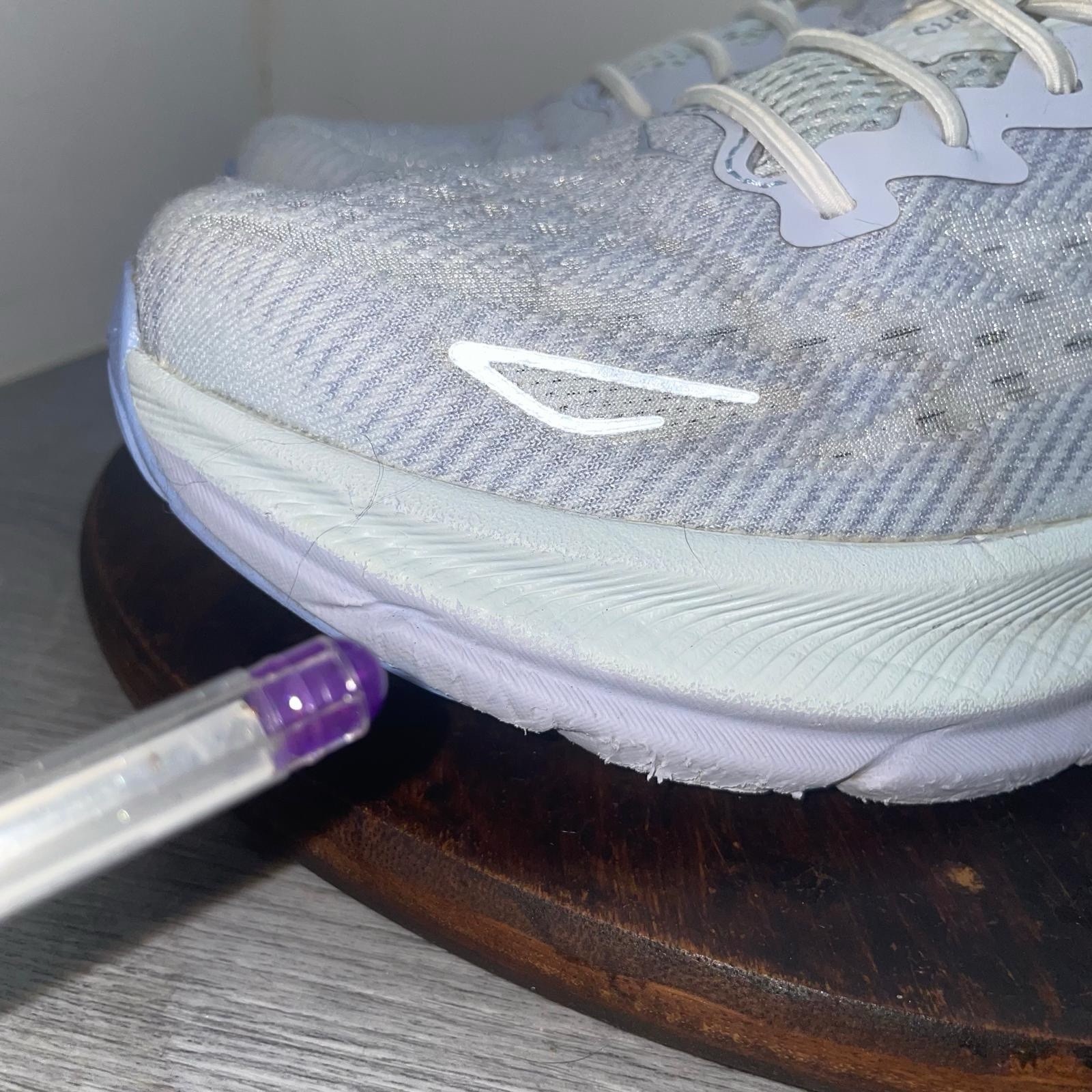 Hoka One One Clifton 9 1127896-EHR Sneaker Women’s Size 9B Lilac Running Shoes