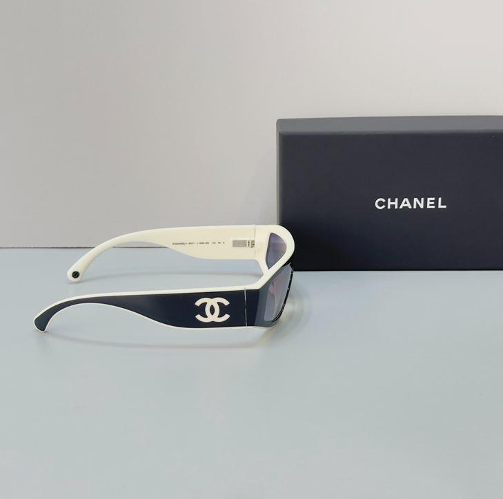 NEW🔥 Chanel CH6057 Shield Sunglasses Black White Frame Gradient Gray Lens