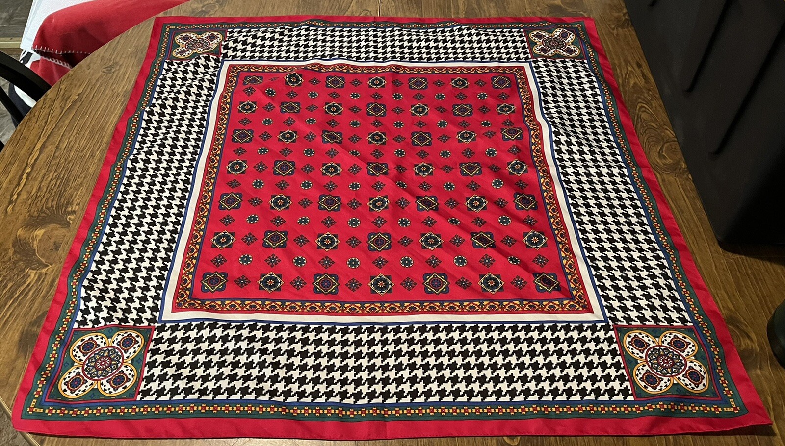 Vintage Avon made in Italy Red pattern print scarf Hankerchief 30.5″ x 30.5″