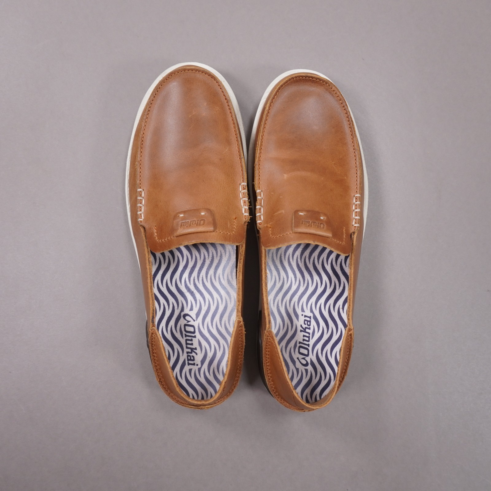 OLUKAI Kakaha Slip On Leather Shoe Mens US 11.5 EUR 44.5 Fox Brown Slide EUC