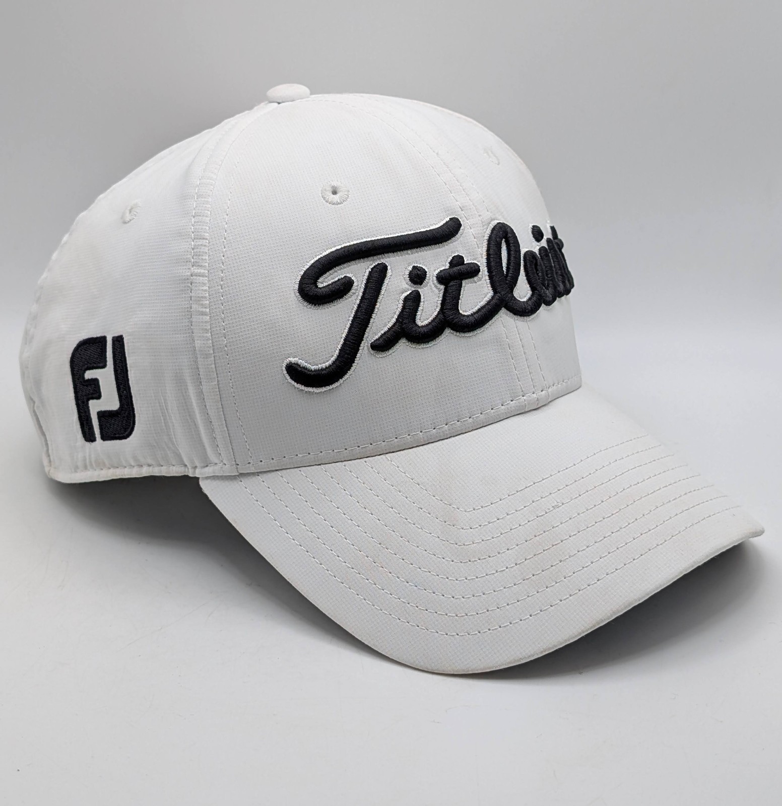 Titleist Pro V1 Golf Hat White Adjustable Strap Back Cap Unisex OSFM SEE PICS