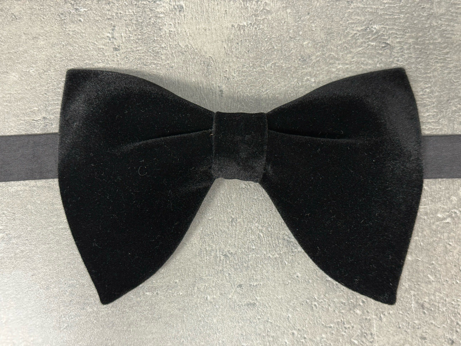 Handmade Black Velvet Bow tie Vintage style 70`s Bowtie Pretied Formal Prom