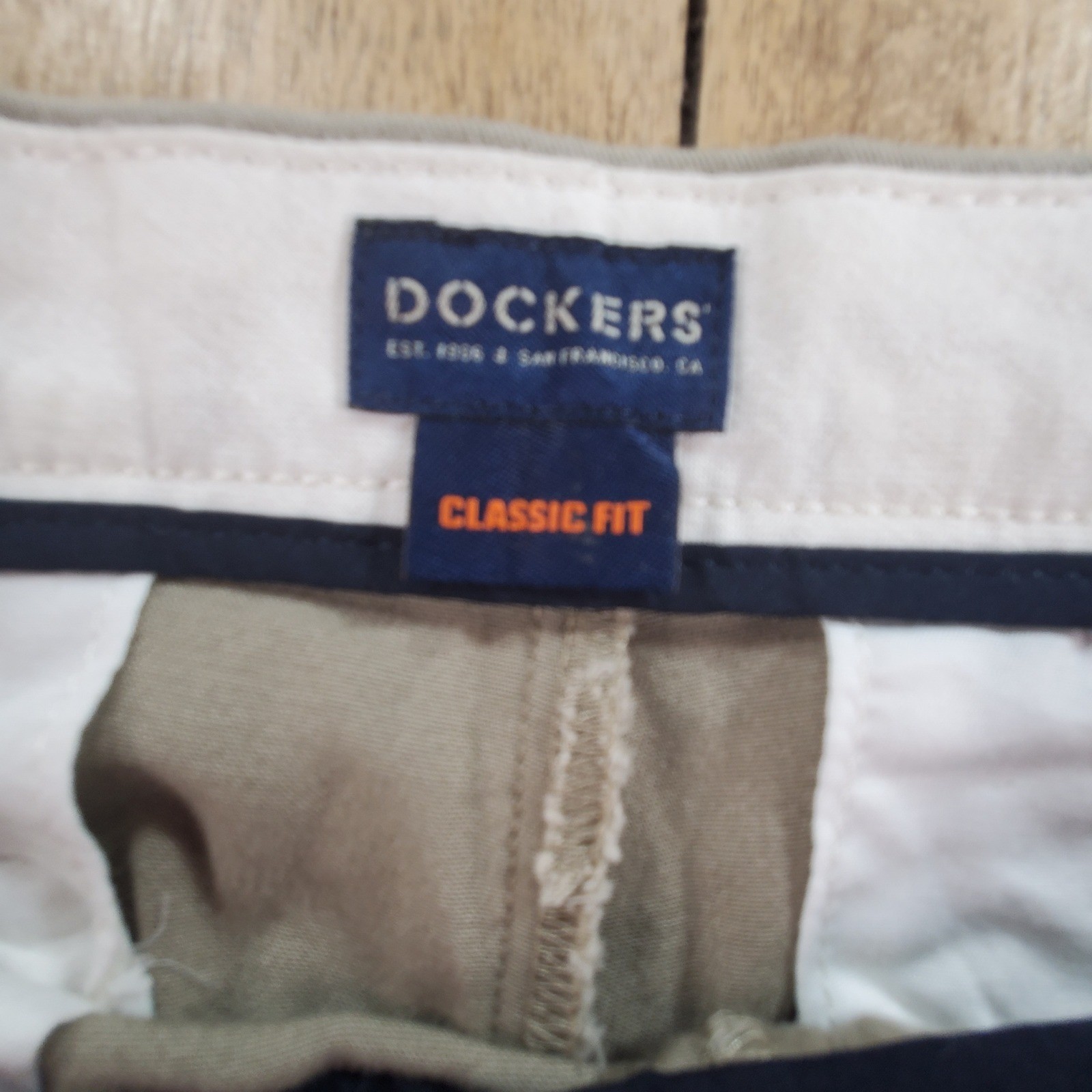 New Dockers Easy Khaki Pants Mens 36×30 Tan Classic Fit Stretch Performance NEW
