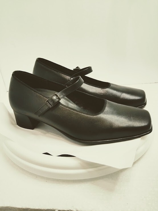 THERESIA M. Leni Women’s Black Heels Comfort Orthopedic inserts Size 7.5 US