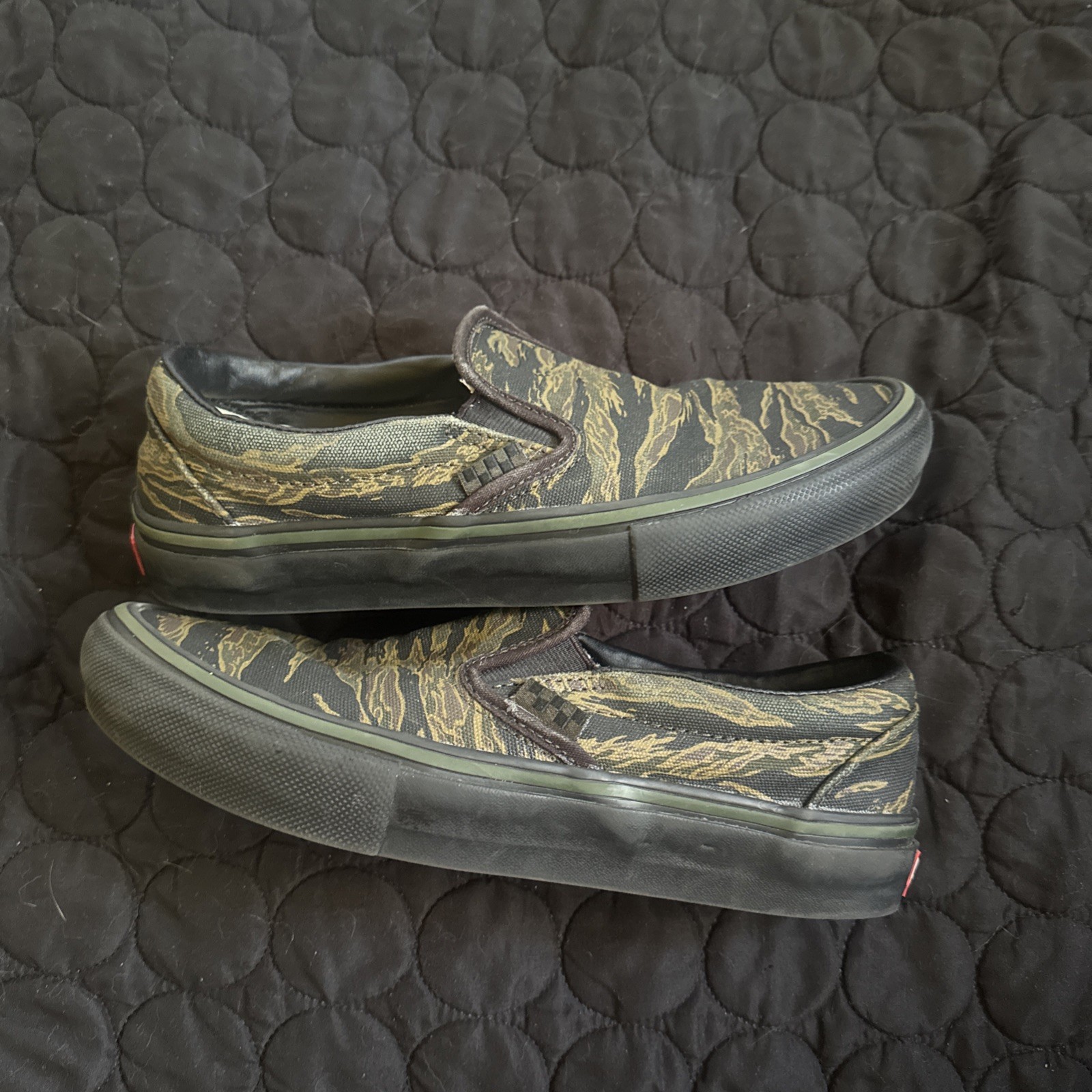 MENS VANS SLIP ON TIGER CAMO SIZE 6.5 PROFESSIONAL SKATE SHOES