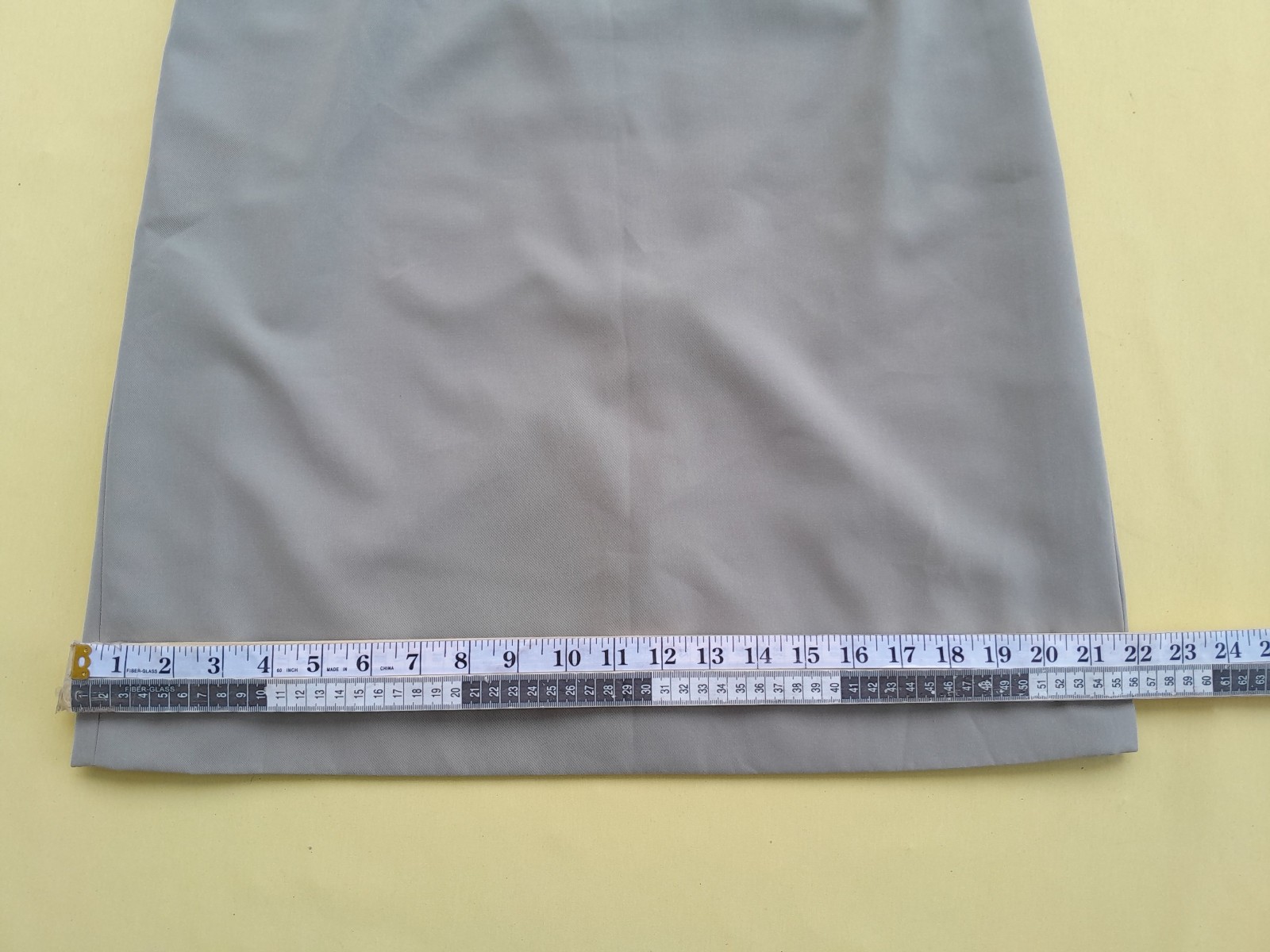 Vintage Burberrys Skirt Womens 32W Beige Fully Lined Made in Spain EU50