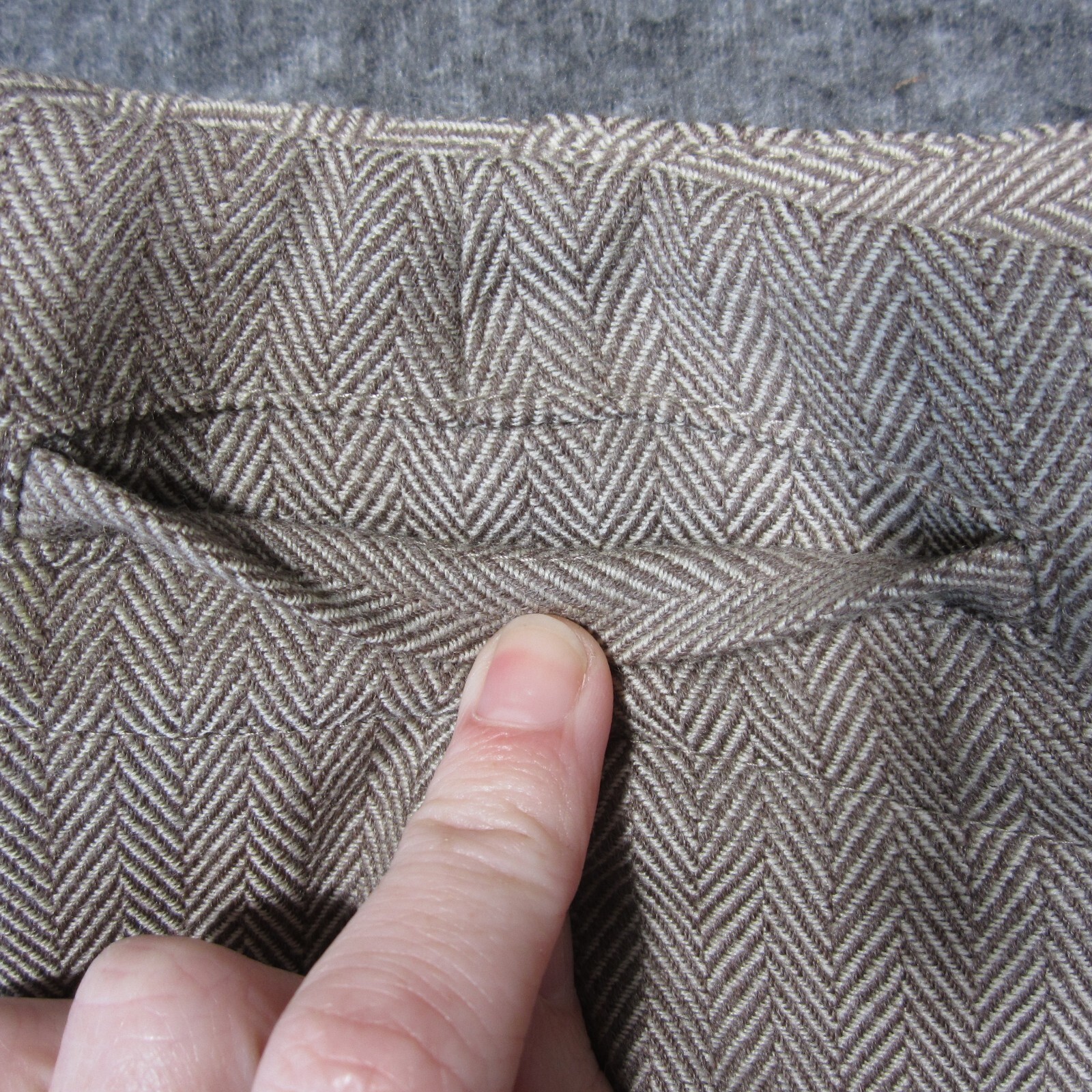 Harve Benard Wool Herringbone Skirt 10P Tan Back Vent Lined Old Money Academia