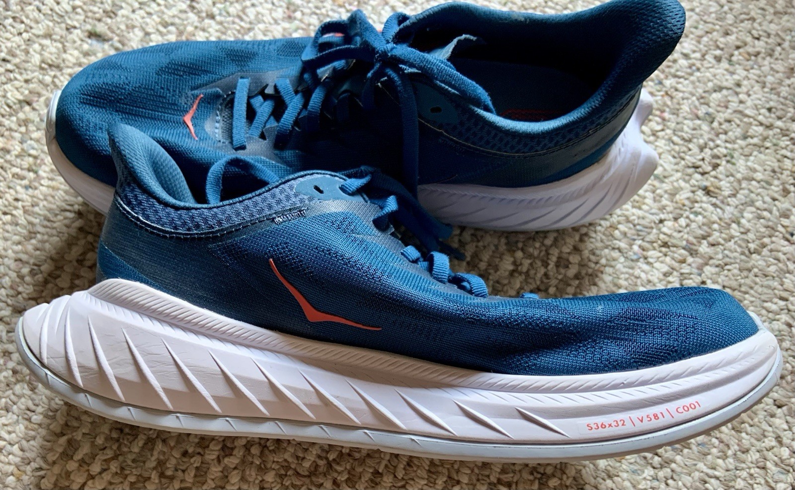 HOKA One One Carbon X 2 Running Shoes Sneakers Women’s size 8.5B blue white