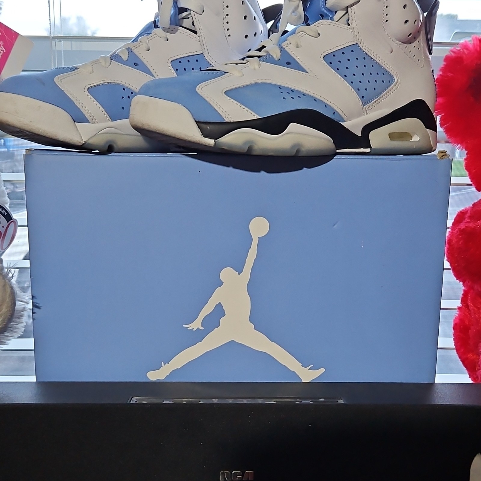Jordan Air Jordan 6 Retro UNC Home High Top Lace Up Sneakers CT8529-410