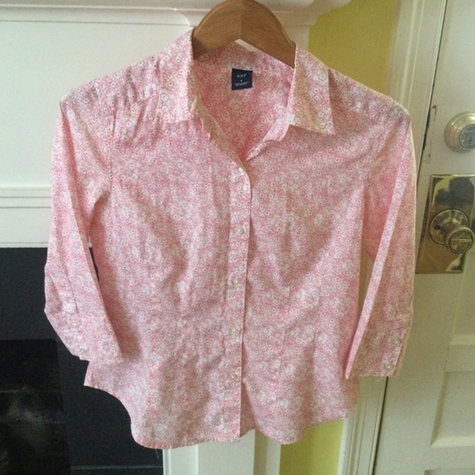 Vintage GAP Floral Button Down Shirt Pink White Y2K – Sz Small