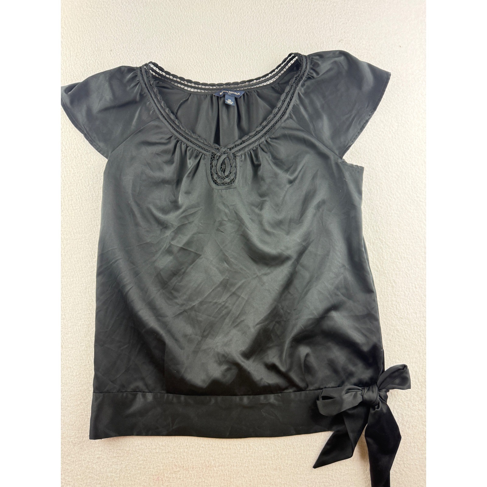 Banana Republic Black Satin Cap Sleeve Blouse Crochet Trim Side Tie Bow XS