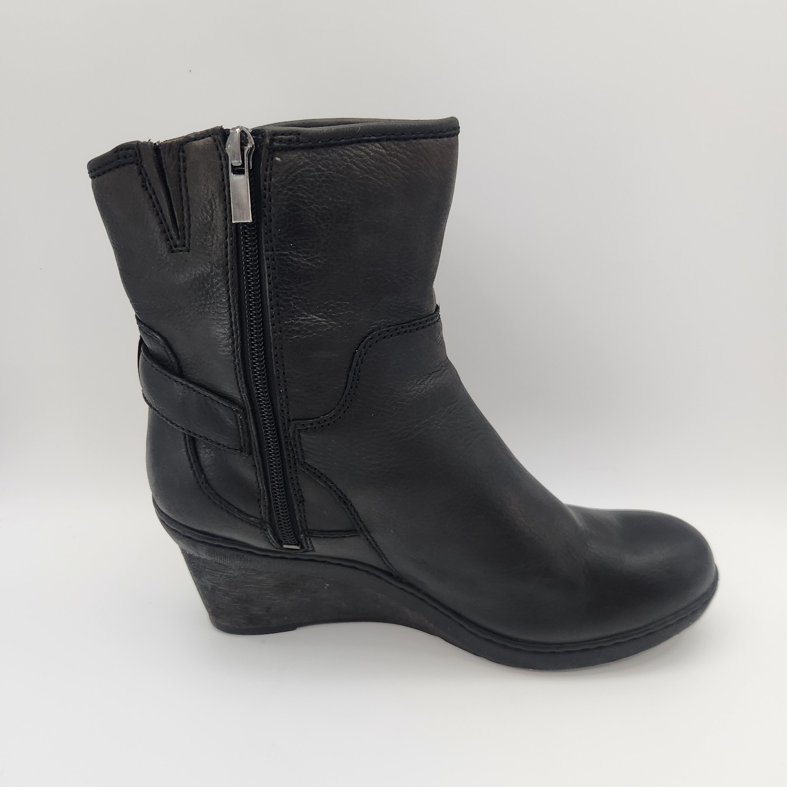 Clark’s Women’s Natira Kit Boots Size 10M Black Leather Upper Wedge Goretex