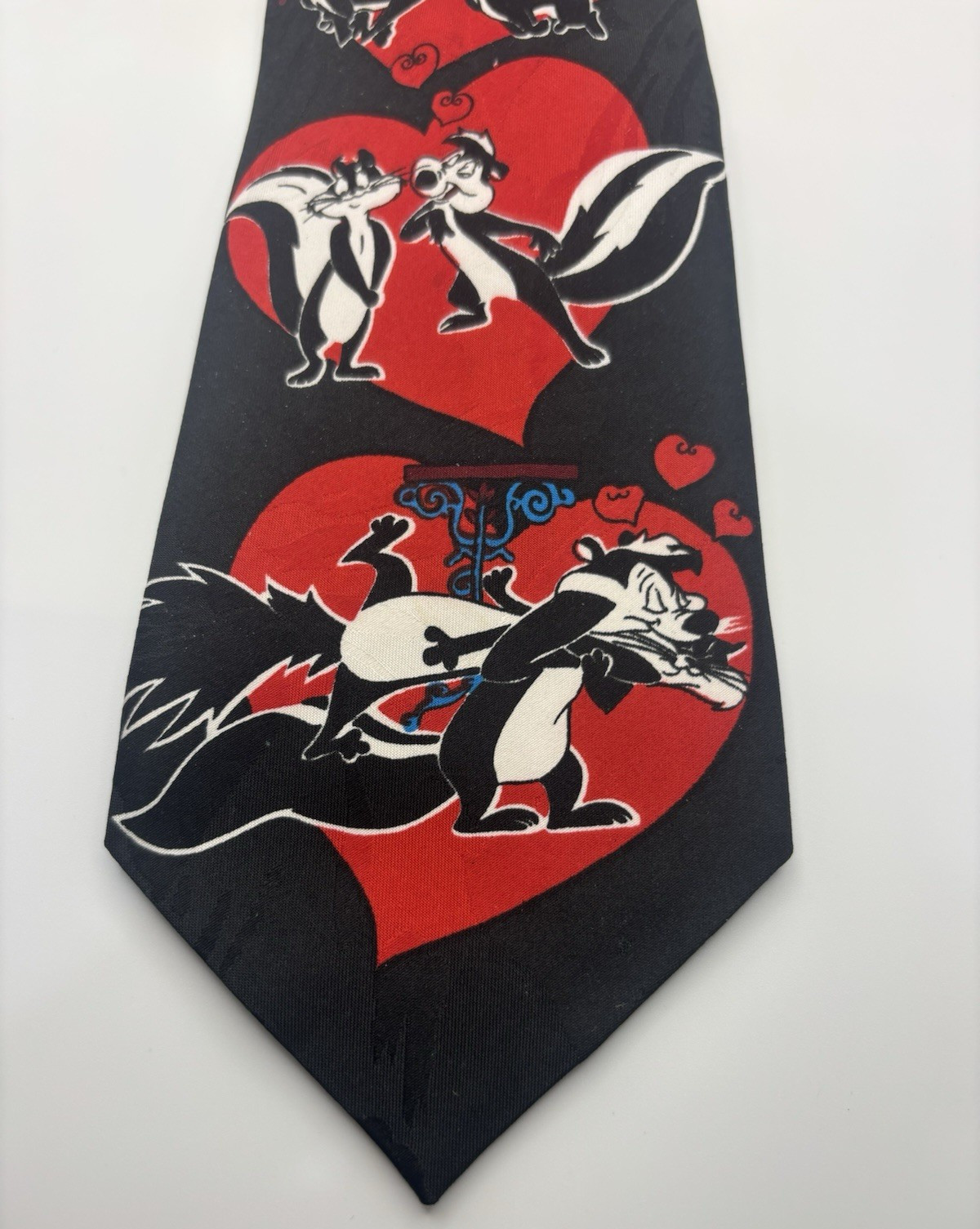 Vintage Looney Tunes Mania Pepe Le Pew Skunk Tie 1995 Hearts Valentines Day
