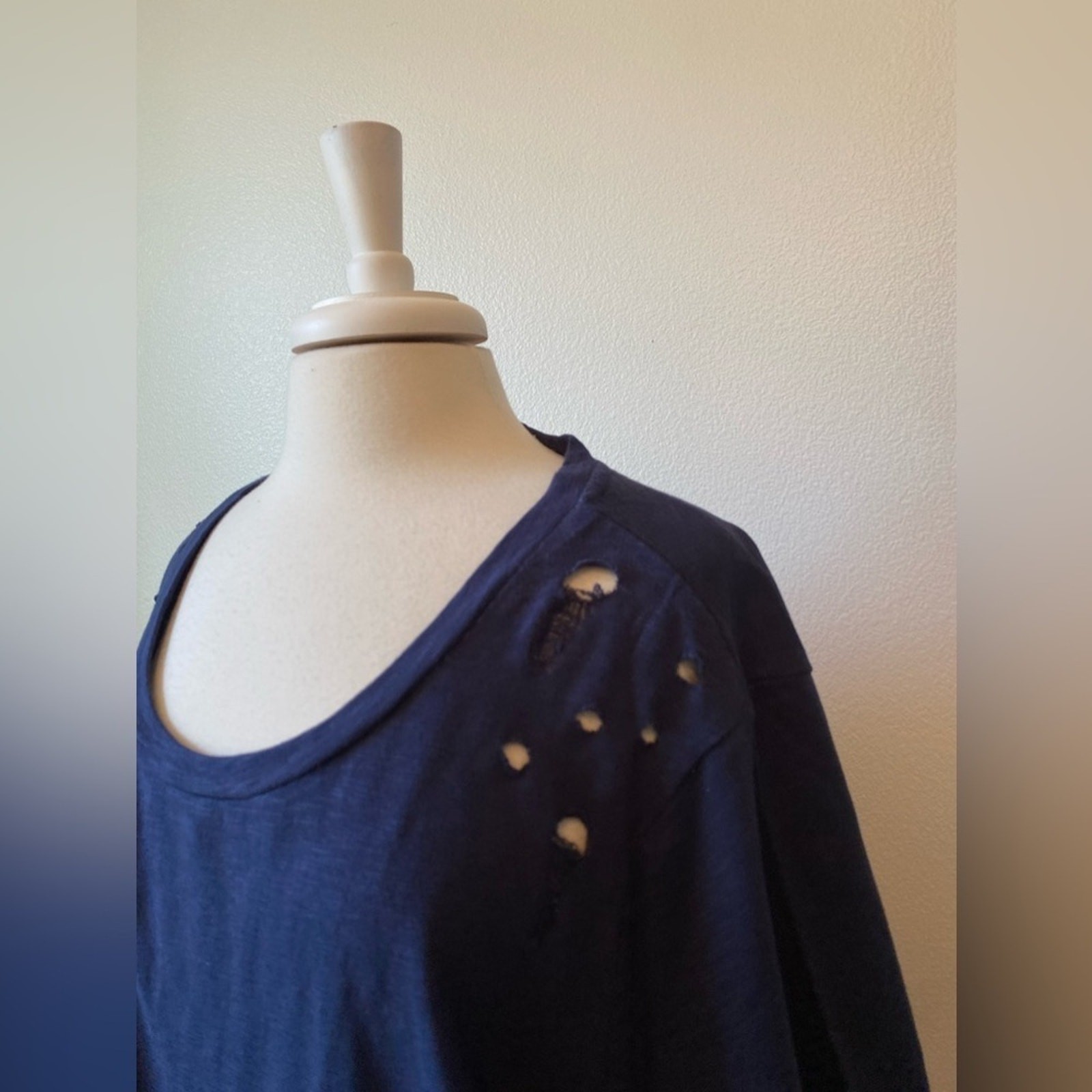 Roman’s NWOT Navy Ripped Edgy Grunge Scoop Neck 100% Cotton Casual T-Shirt 3X