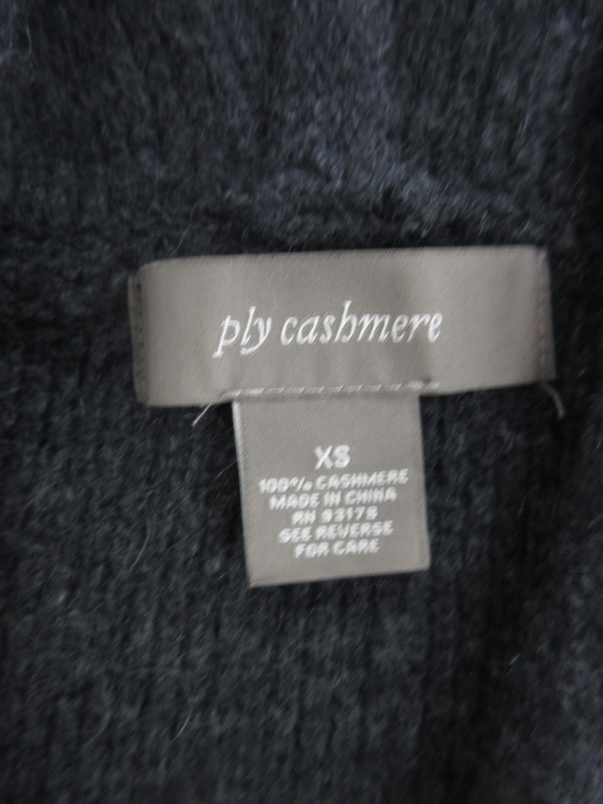 Ply Cashmere Sweater Womens XS Gray 100% Cashmere Hooded V Neck Knit Pullover