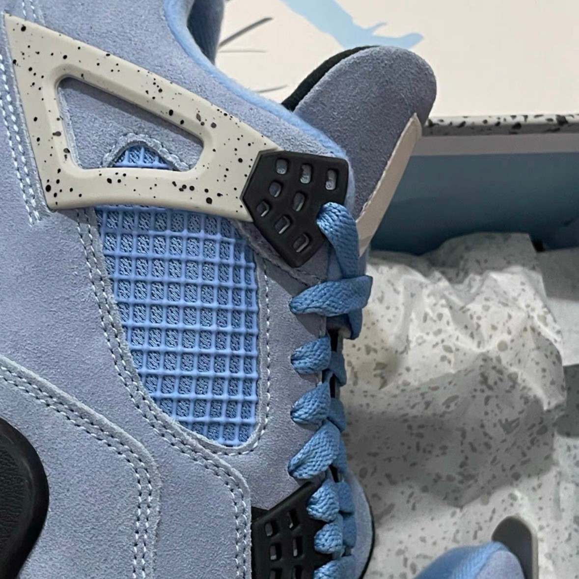 Jordan 4 Retro “University Blue” Basketball