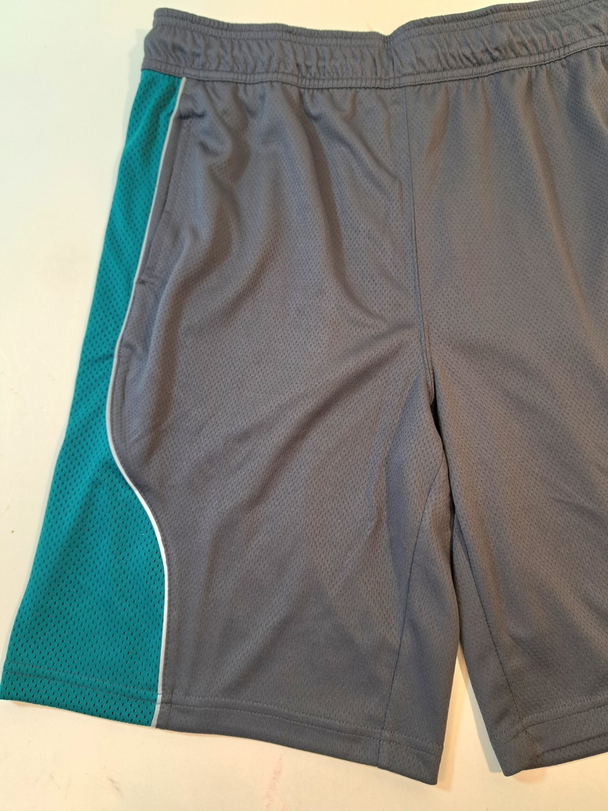 And1 Mens Shorts Basketball Gym Premium 10″ Inseam Grey Green S M L XL 2XL 3XL