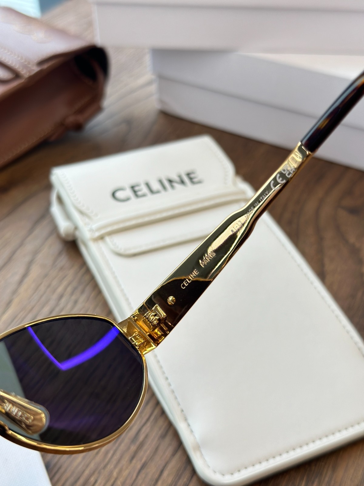 NEW Metal Triomphe Celine CL40235U Gold/Green Lens Oval Women’s Sunglasses