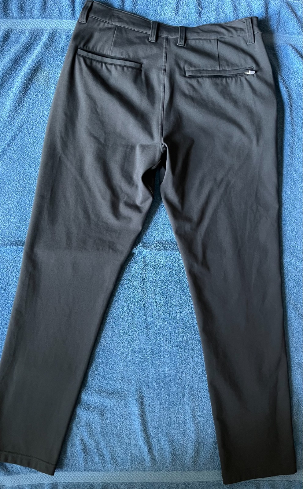 Into the AM – All Day Pants – Mens 34×30 Charcoal Pants – Slim and tapered