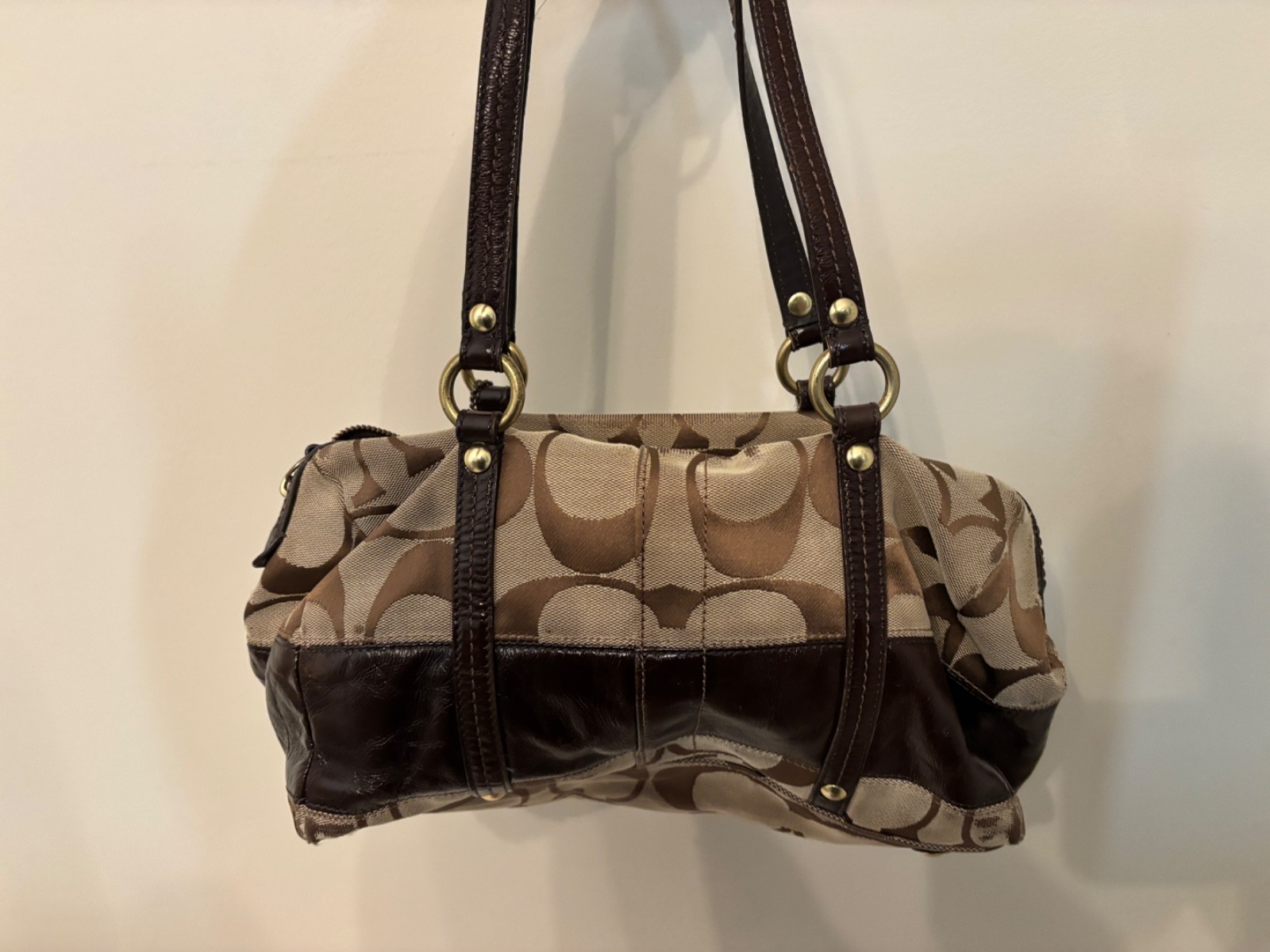 vintage coach purse y2k, larger hand bag, great for daily use