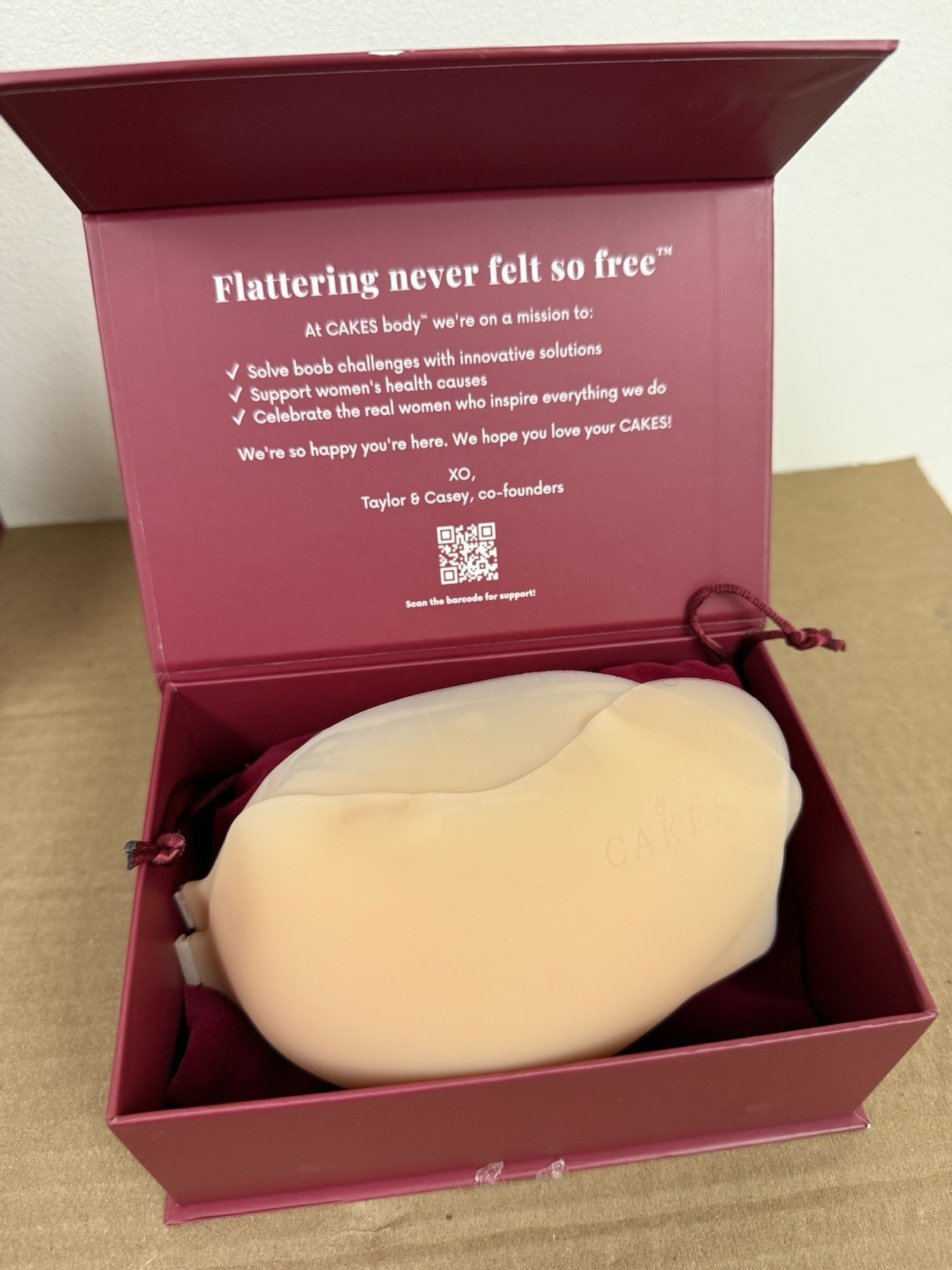 Cakes Body Adhesive Strapless Bra – Reusable Cakes Honey OG 25-HRS-110-HN-OG