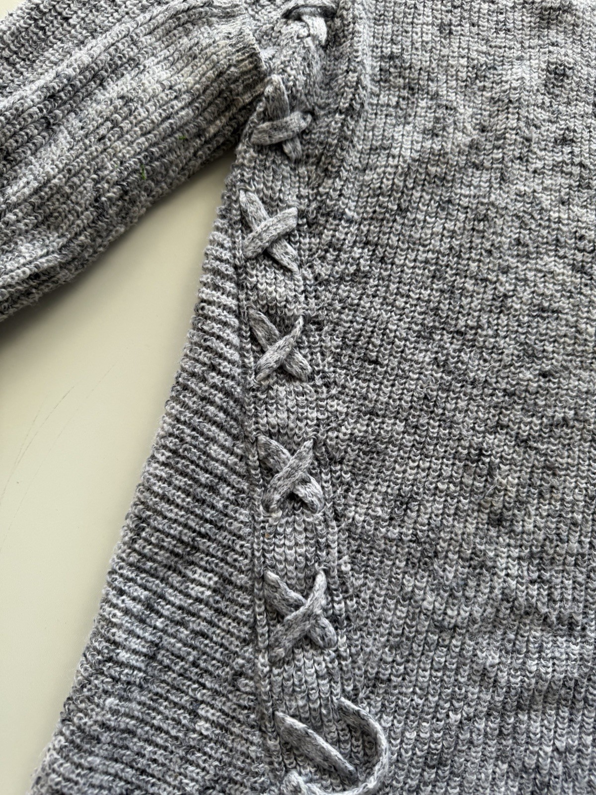a.n.a. A New Approach Women’s Medium Gray Cable Knit Fringe Sweater Cozy Knit
