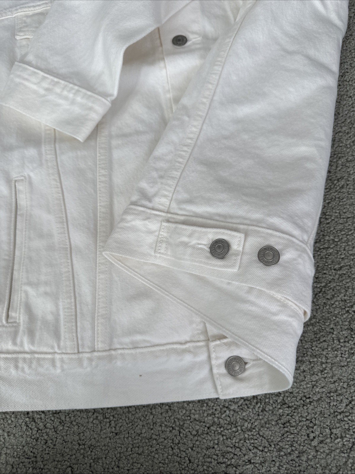 LEVI’S Men’s Medium Ivory White Denim Trucker Jacket Inner Pockets