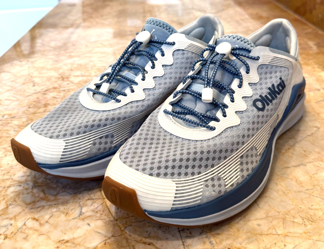 OluKai Ahi Men’s Sneaker Size 8 Storm Grey Trench Blue Gum NWOT Worn 3x