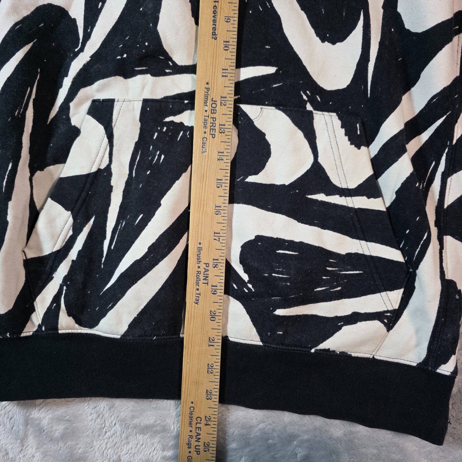 Men’s Nike All Over Print Pullover Hoodie Black/White Medium