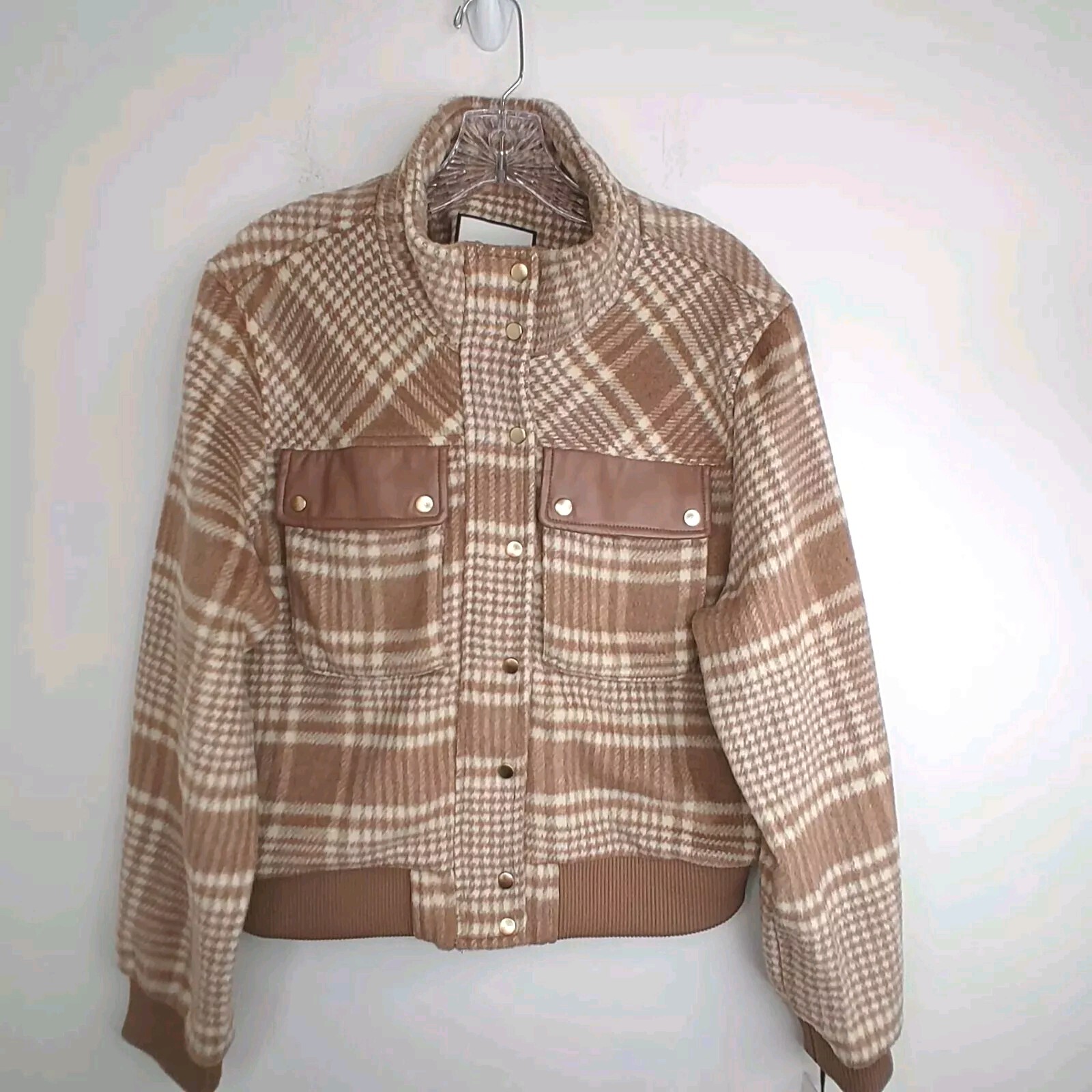 Bagatelle Women’s Large Jacket Plaid Beige White Cropped Fleece Zip Up New