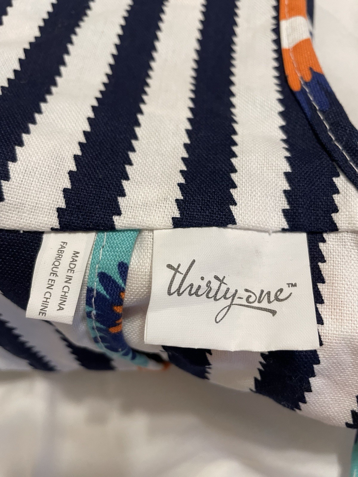 Thirty-One Reversible Paradise Pop & Navy Wave Retired Crossbody Hobo Bag