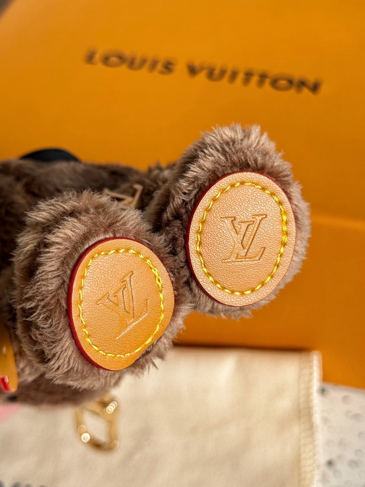 Auth Louis Vuitton Doudou Summer Bear Charm Damier Shorts Sunglasses Keychain