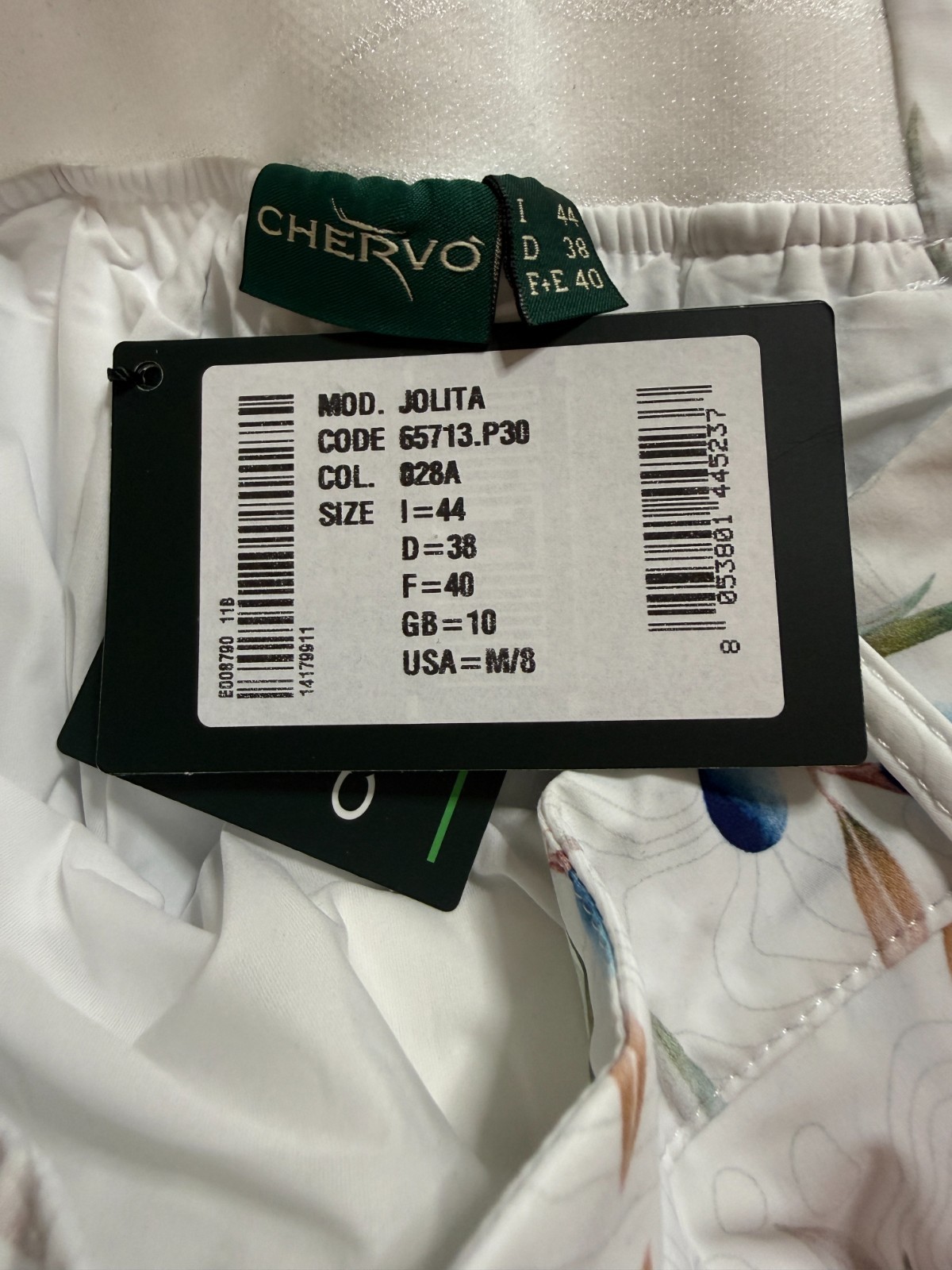 NWT WOMEN’S CHERVO GOLF SKORT/SKIRT – SIZE: 8 – WHITE W/ PRINT (A4.8)