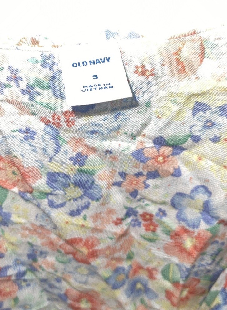 Old Navy Women’s Floral Shirt With Waist Tie Size Small Sexy Low Cut