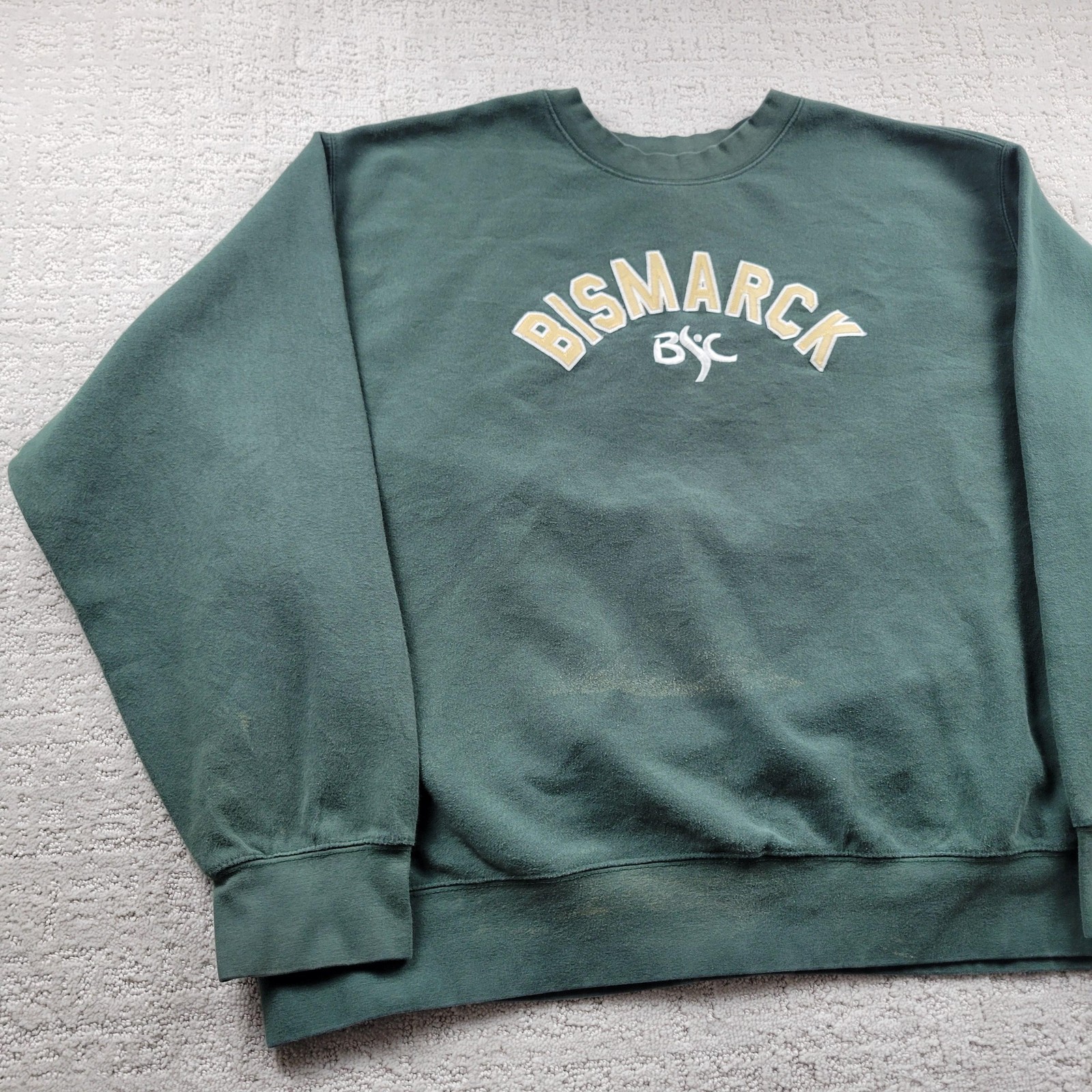 Bismarck BYC Sweatshirt Mens XL Green Embroidered City Graphic Pullover