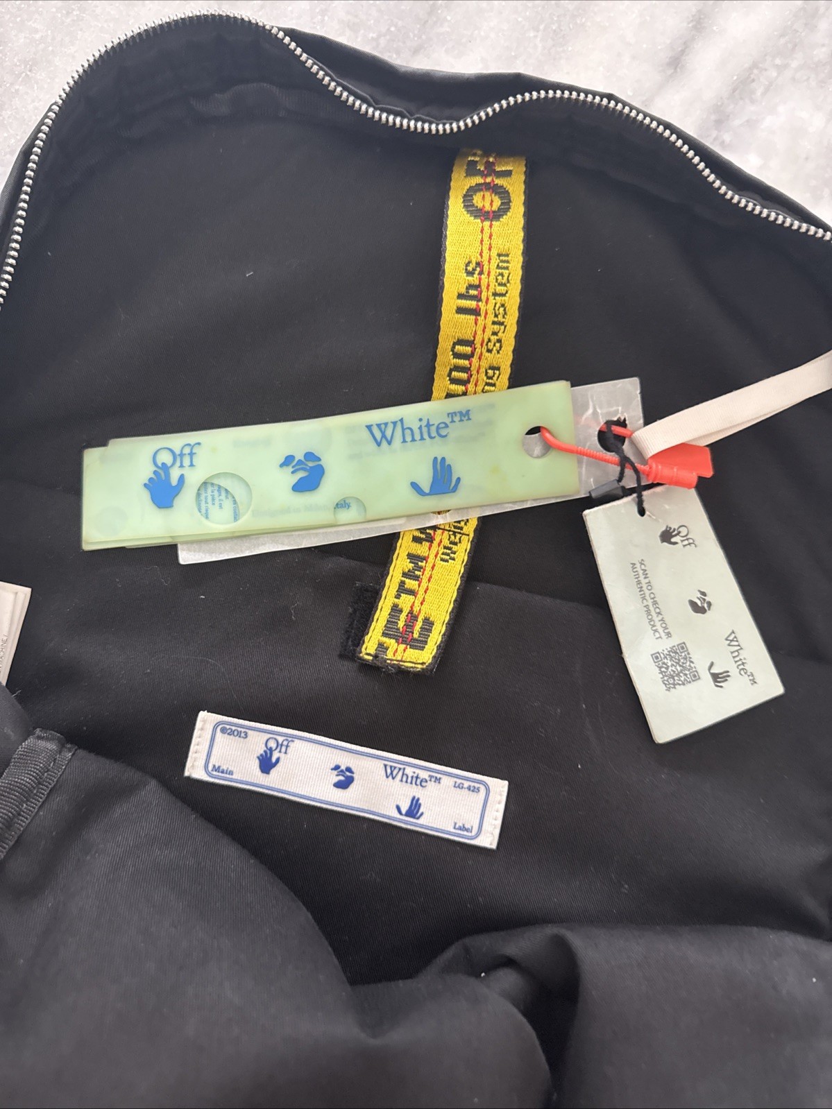 Off White Easy Backpack Cross Arrow Logo White Yellow Black Rare Virgil Abloh