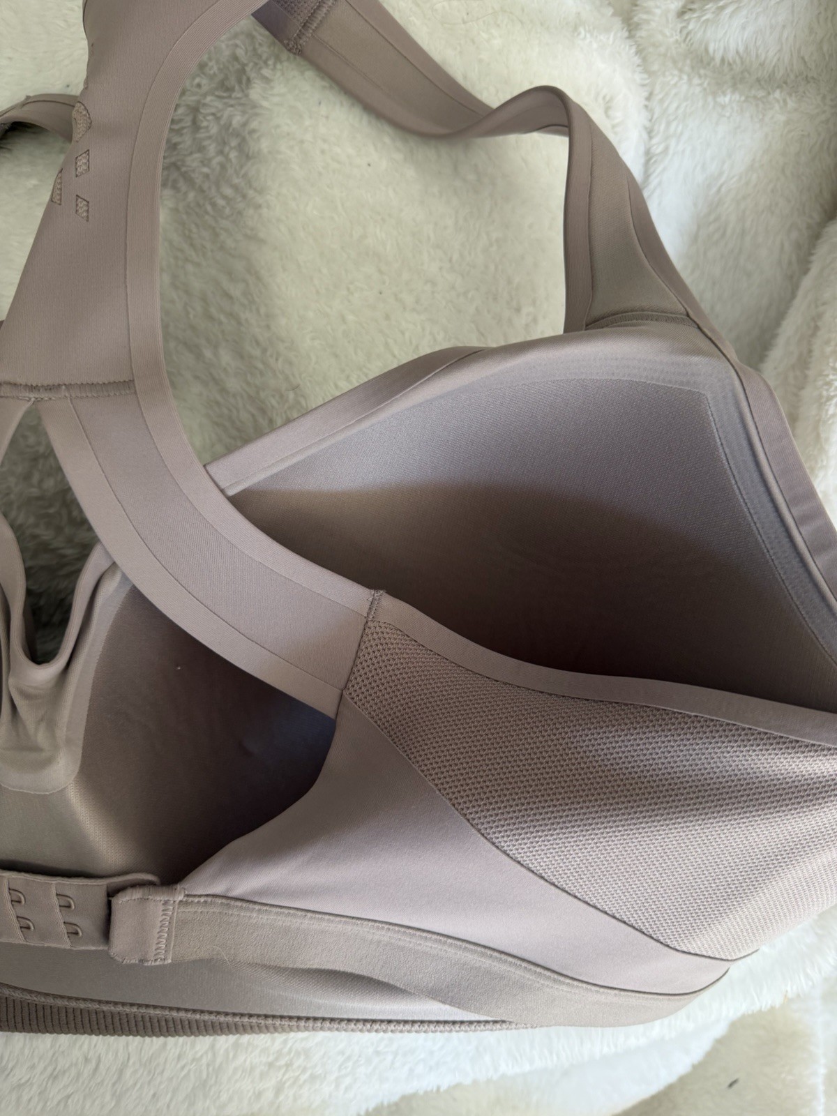 Incredible max Victoria secret VSX high support molded sports bra Sand 40DDD NWT