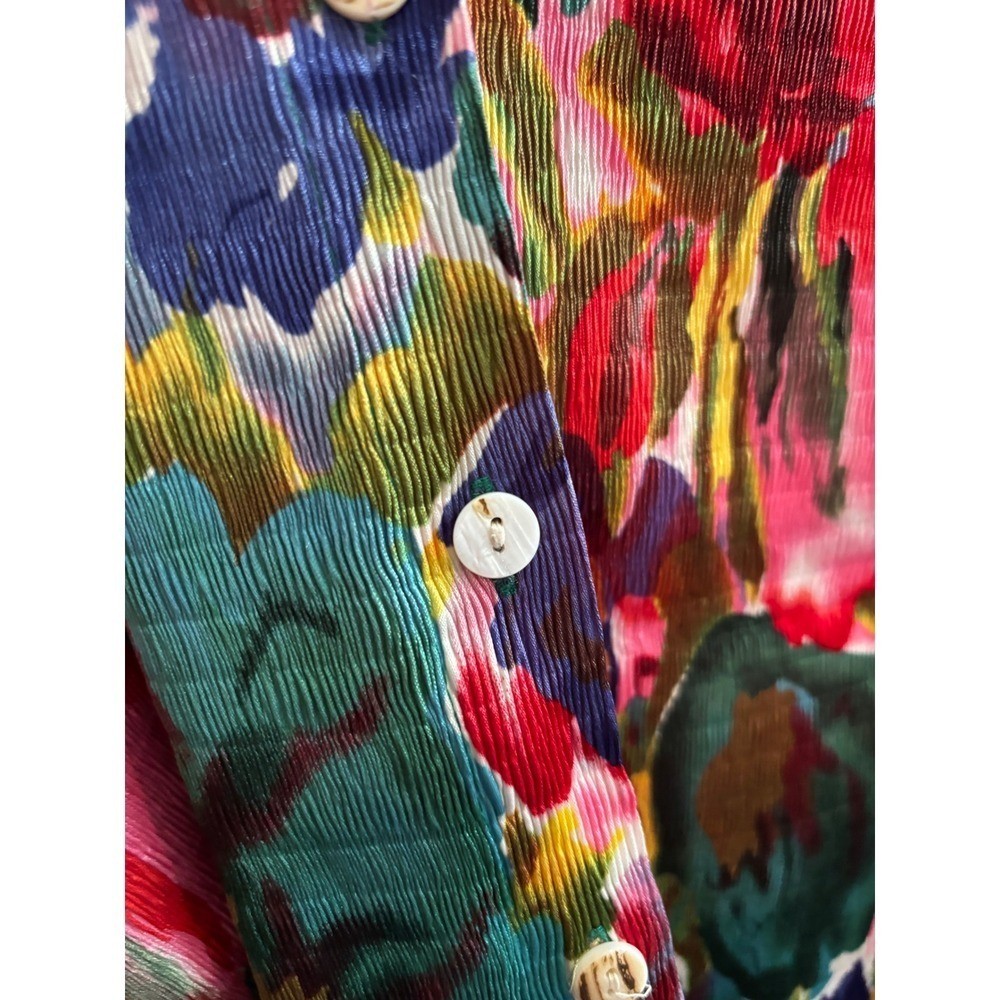 Coldwater Creek Top Womens M Medium Fun Floral ARt 2 wear Stretch button down