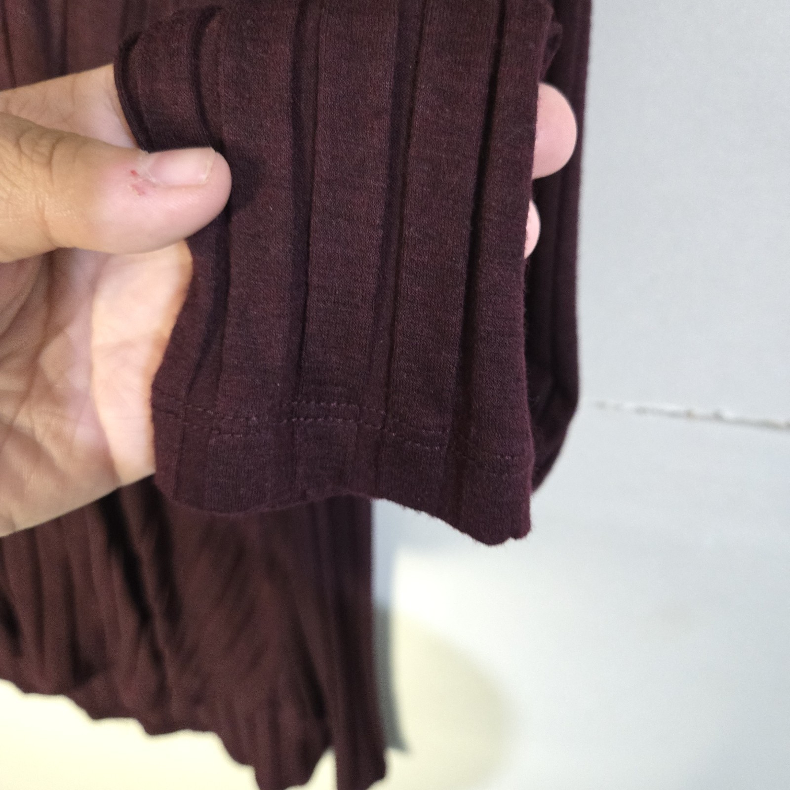 Staples Women’s Brown Knit Cowl Neck Pleated Long Sleeve Stretch Top Size M