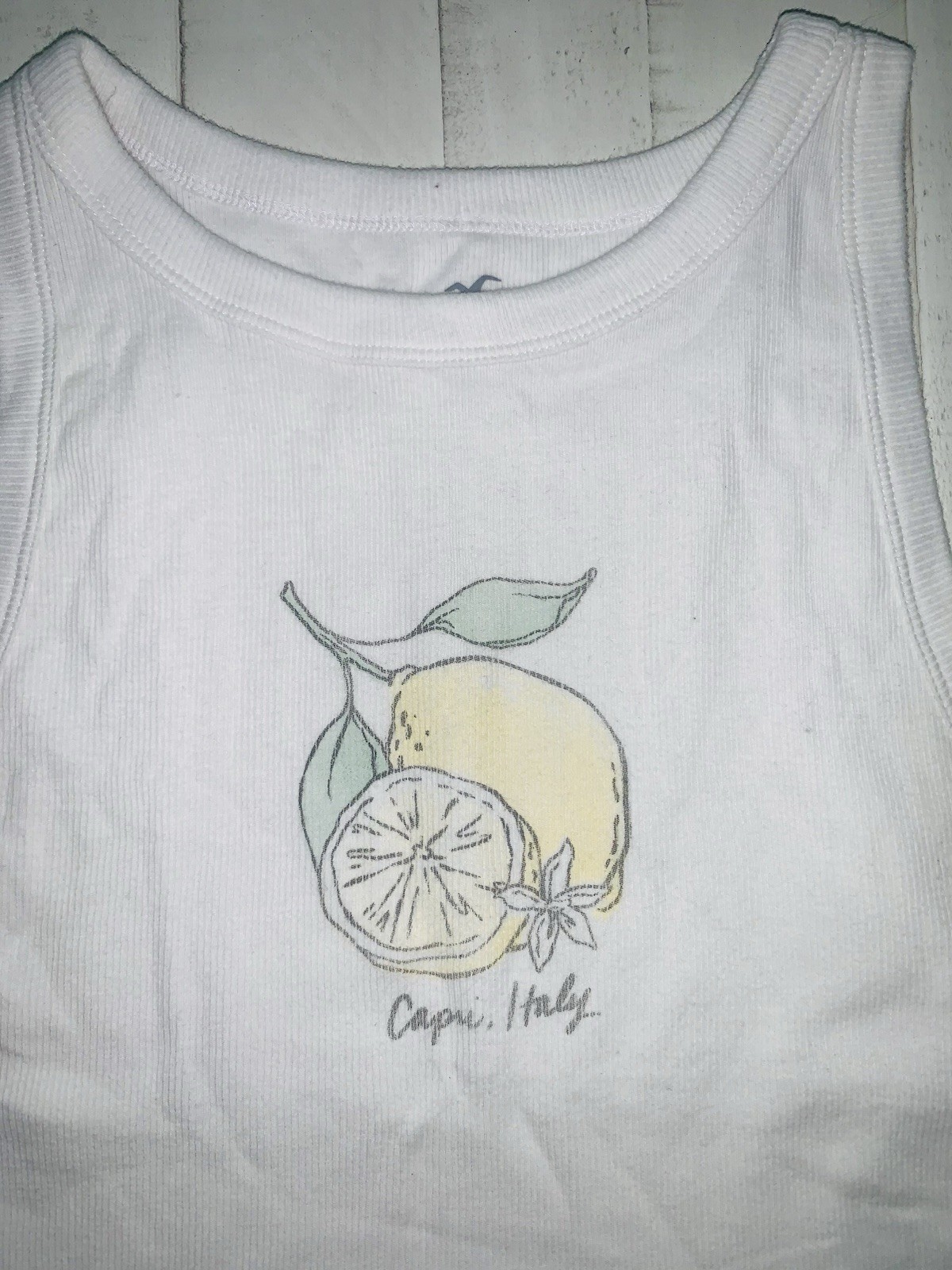 Hollister White Ribbed Knit Cropped Tank Lemon Graphic Capri Italy Size L