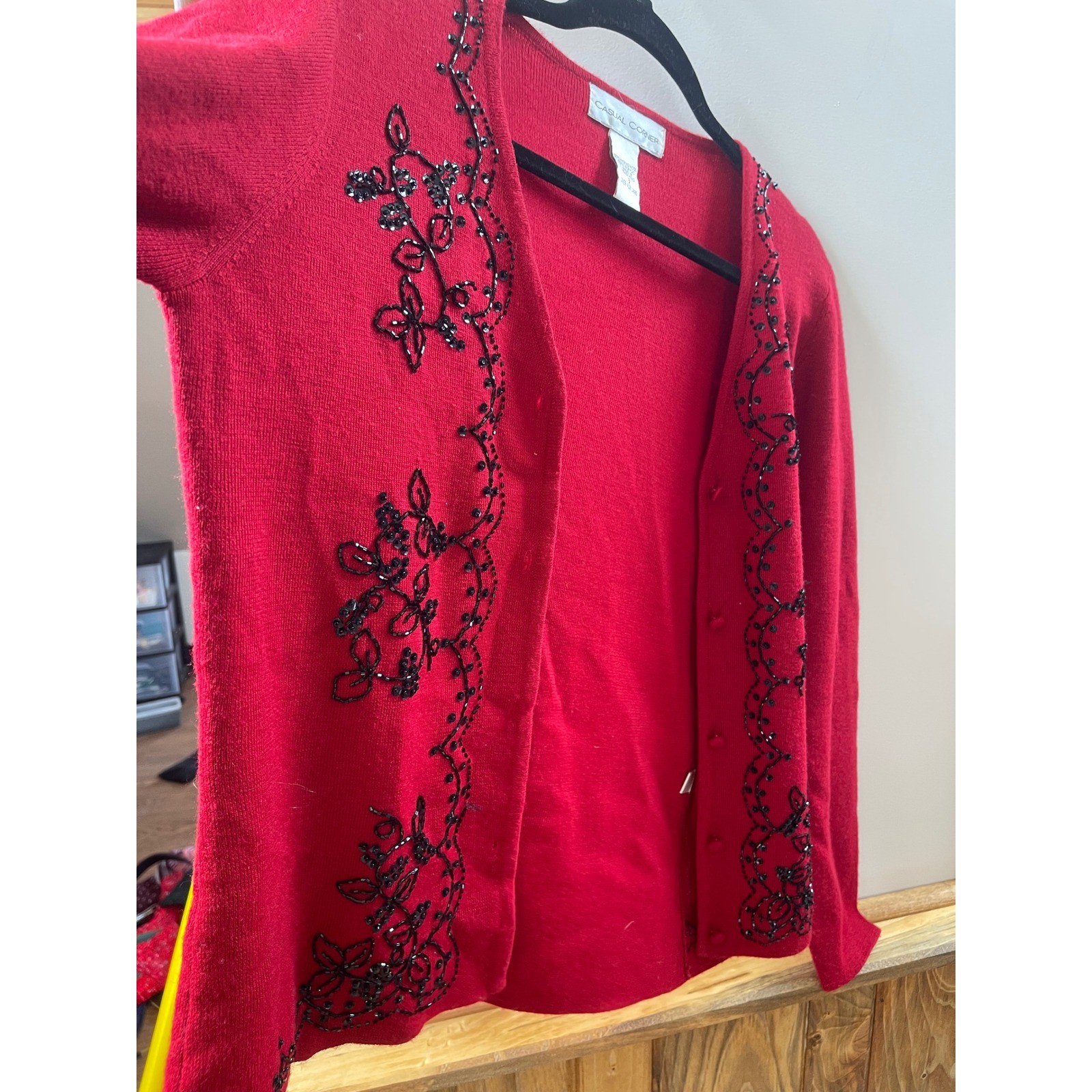 Casual Corner Red Merino Wool Blend Beaded Floral Cardigan Sweater Womens Small
