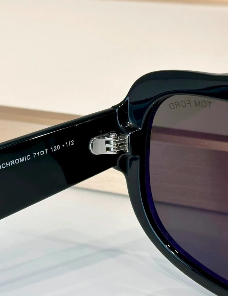 Tom Ford Rellen Mask Sunglasses TF1093 Black/Gray 71-7-120mm New