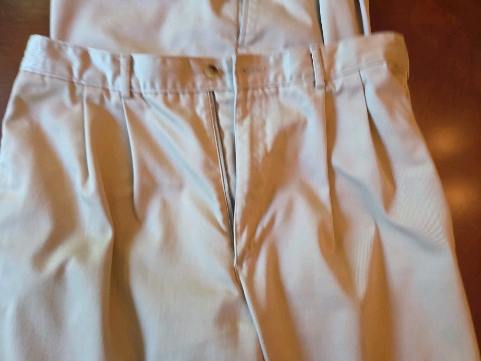 LL Bean Mens Tan Khaki Mens Pleated Chino Pants Comfort Waist 34×31 Cotton Blend