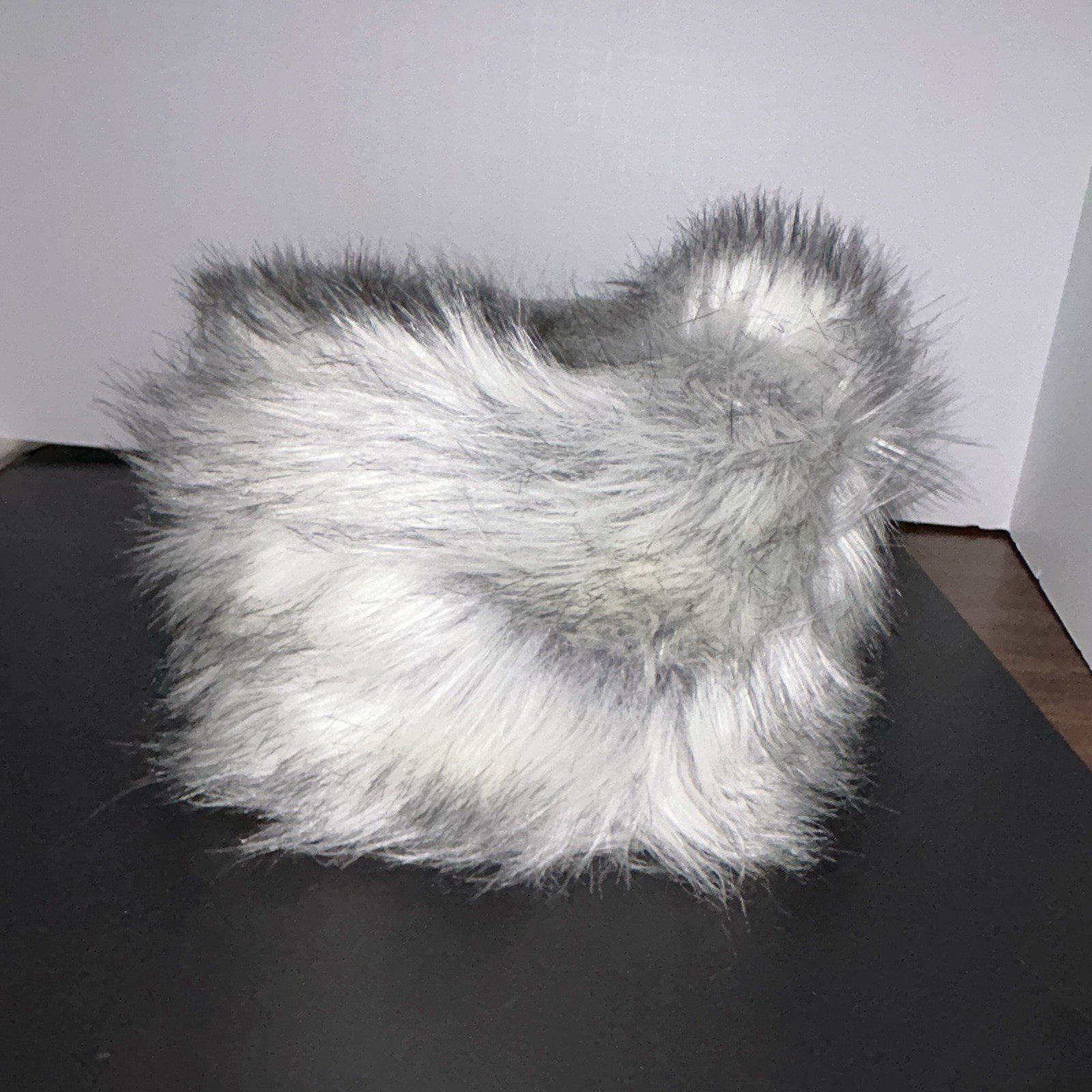 Fluffy Furs EU Faux Arctic Fox Fur Hat Medium Winter Glam Mob Wife