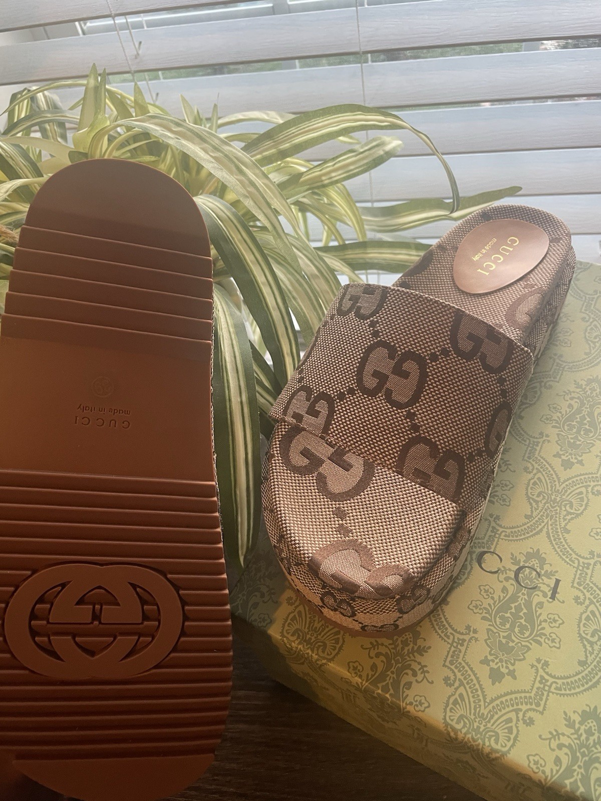MULTIPLE SIZES Womens Gucci Angelina Maxi GG Platform Slide Sandals