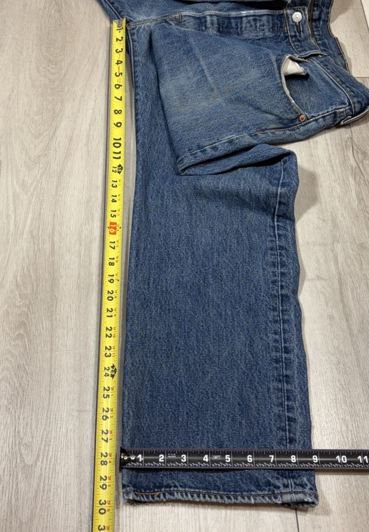 Levi’s Men’s Blue Denim Jeans Straight Fit Medium Wash Button Fly 5-Pocket