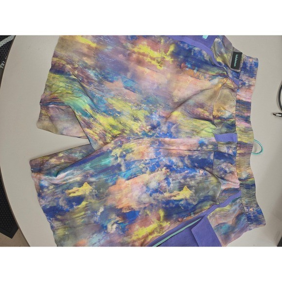 Lululemon Lab Mens Multi Color Abstract Print Cargo Shorts Purple Blue Large
