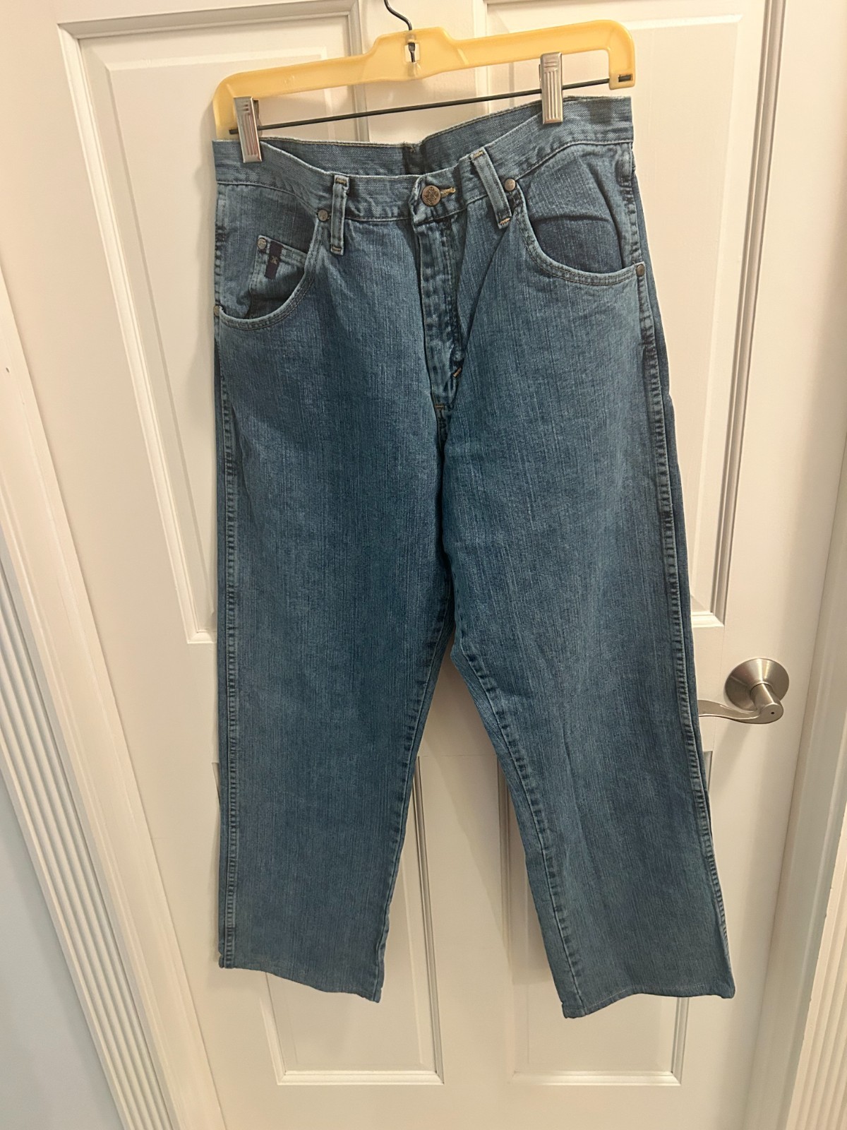 Men’s Wrangler Jeans Light Wash 32×32 Relaxed Fit